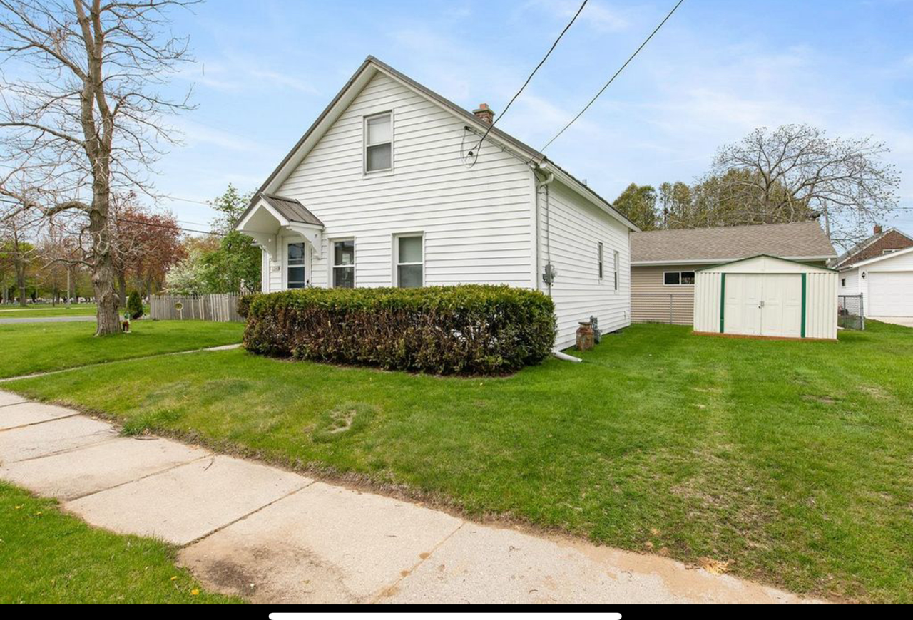 1340 S 17th St #NA - Photo 2 of 15