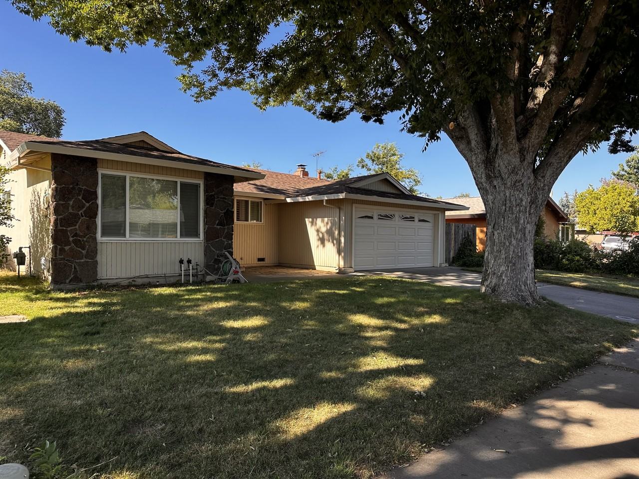 129 Waterglen Cir #NA - Photo 2 of 18