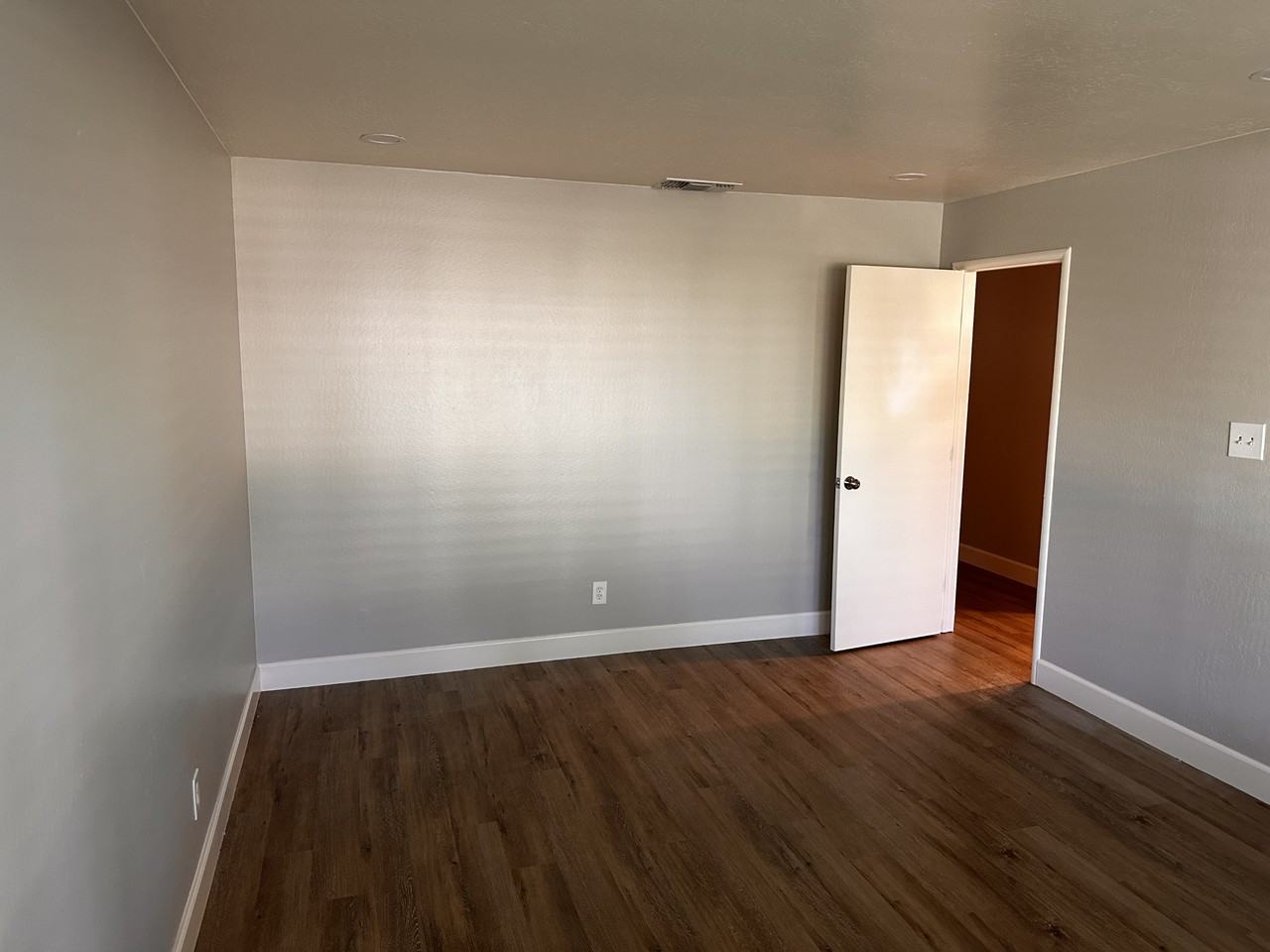 129 Waterglen Cir #NA - Photo 3 of 18