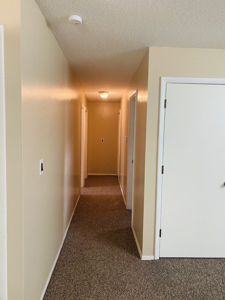 2431 Melrose Ave #NA - Photo 5 of 15
