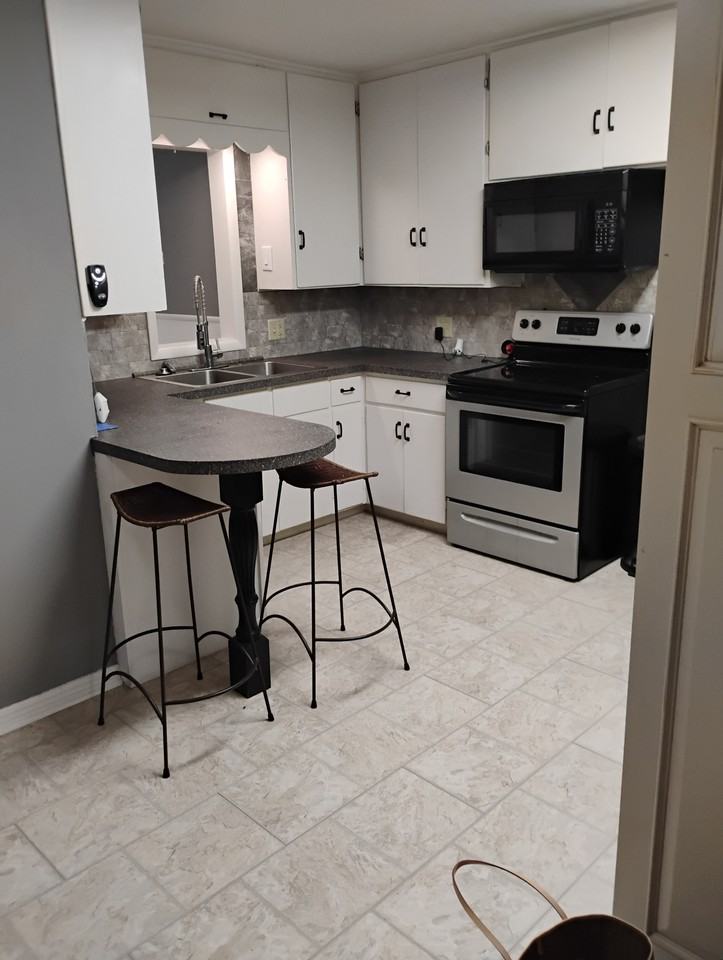 1925 S Lorraine Ave #NA - Photo 2 of 17