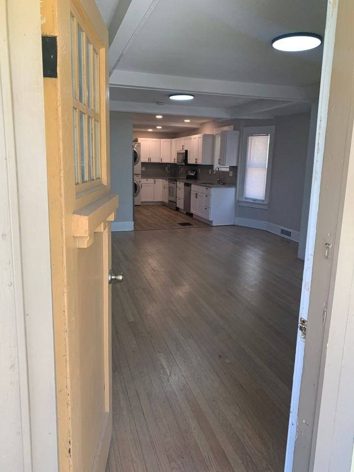 2102 8th Ave - Photo 3 of 30