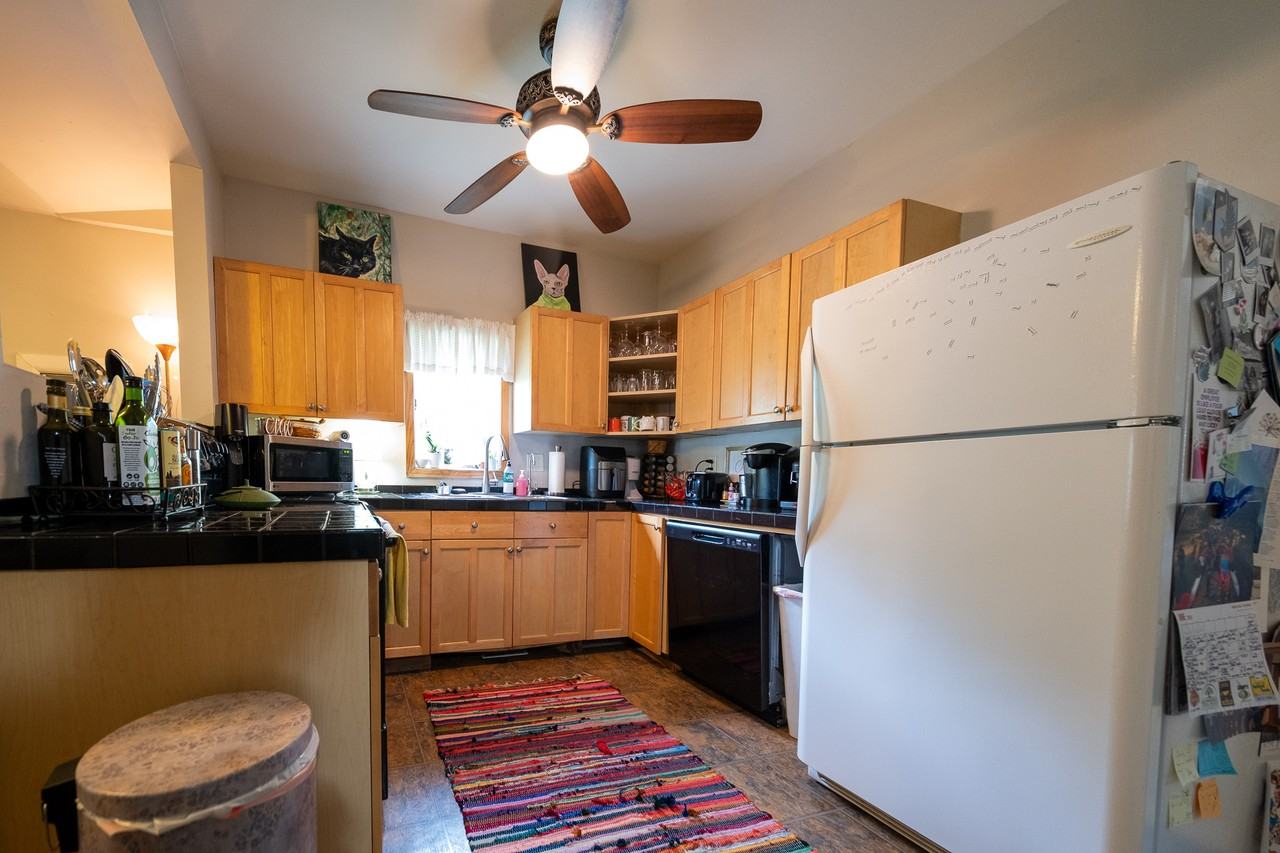 718 19th Ave Ne #1 - Photo 4 of 27