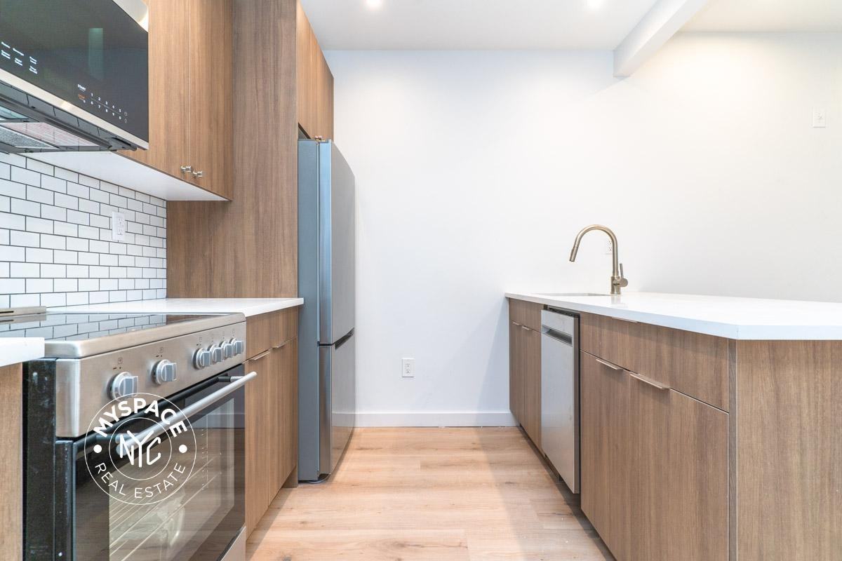 251 Front St #5F - Photo 3 of 28