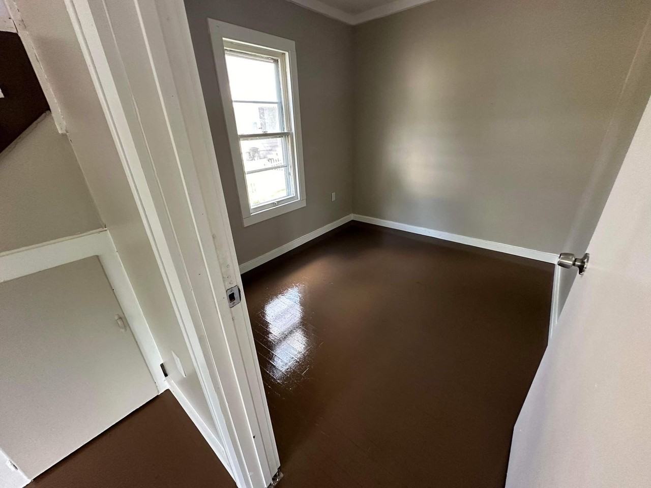 145 Osborne St - Photo 3 of 6
