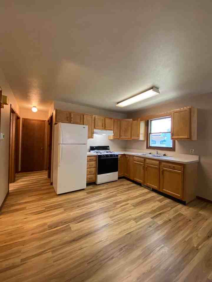 1007 Zollinger Rd - Photo 3 of 23