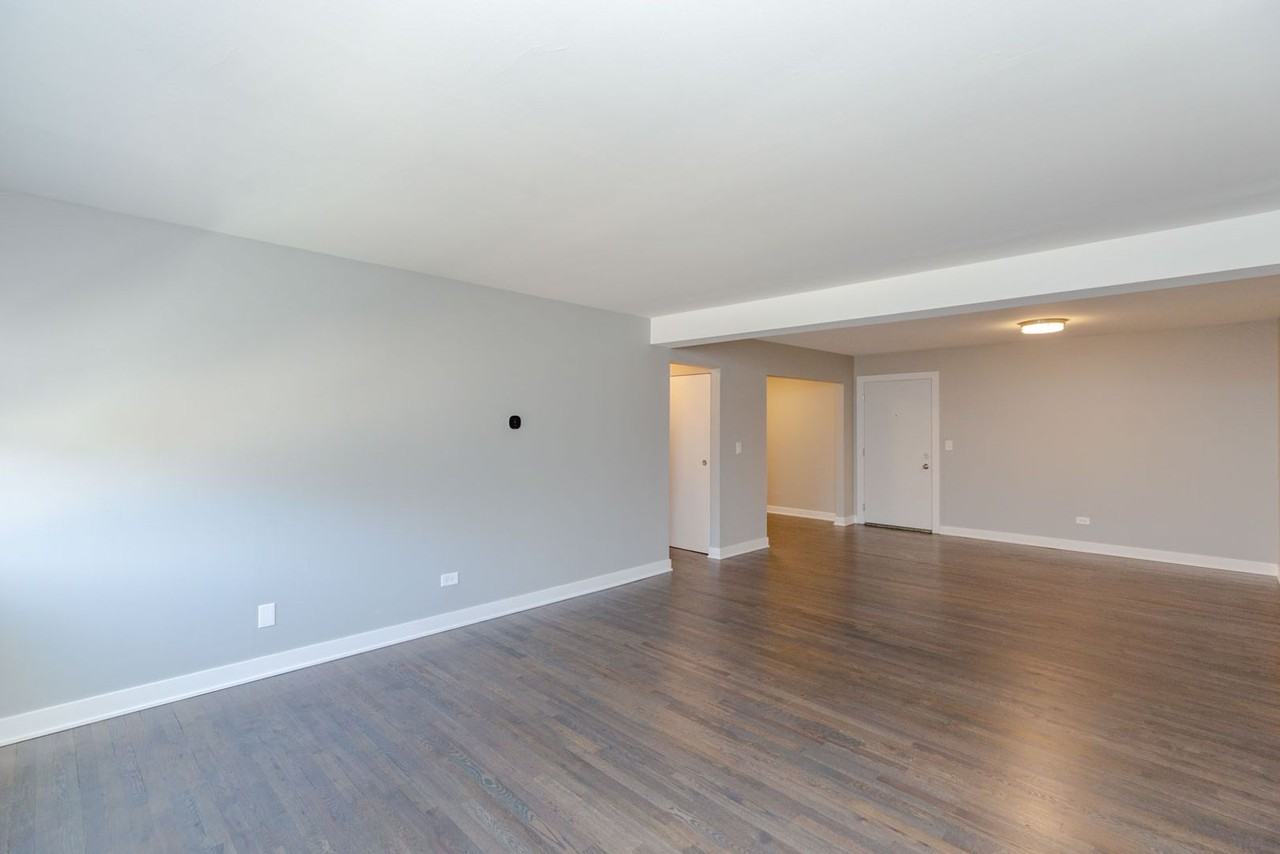 Victory Park Apartments - Photo 2 of 6