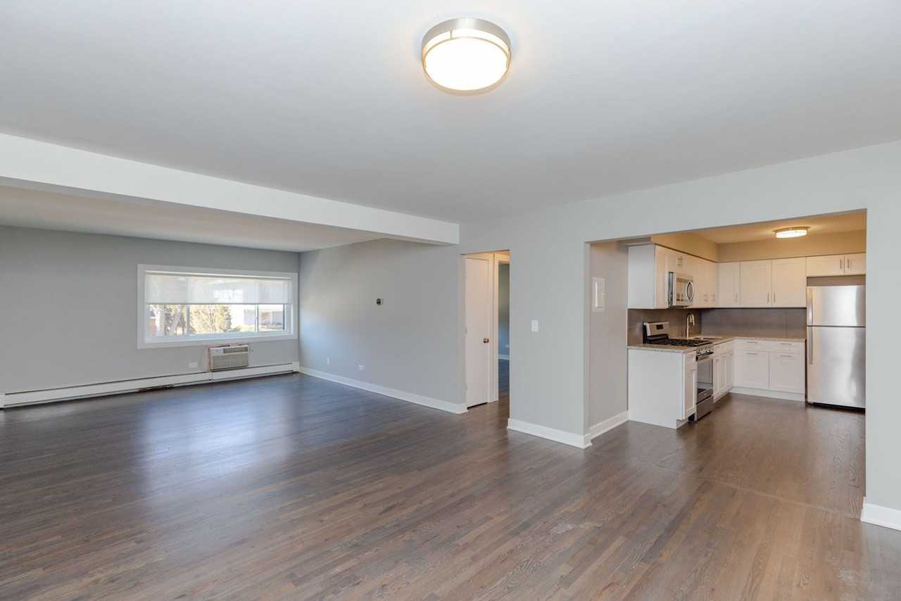 Victory Park Apartments - Photo 3 of 6