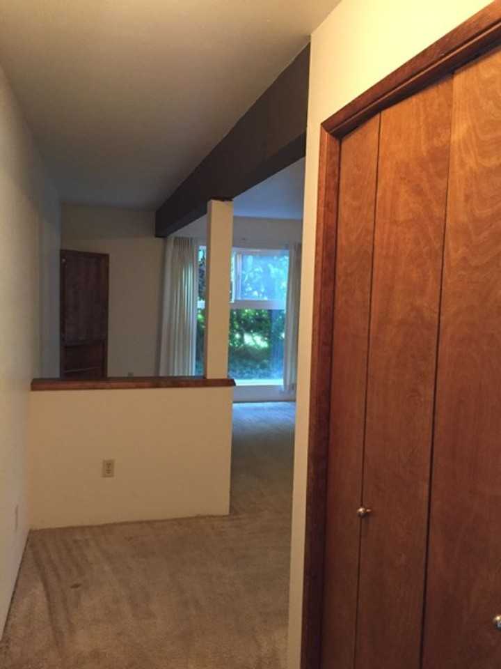 Stratford Apartments - Photo 3 of 28