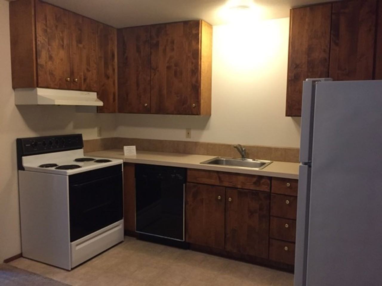 Stratford Apartments - Photo 4 of 28