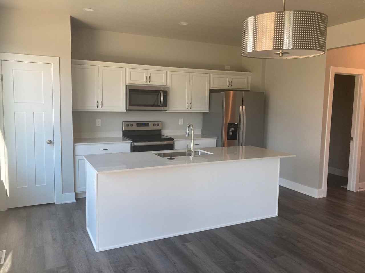 5200 155th St - Photo 4 of 15