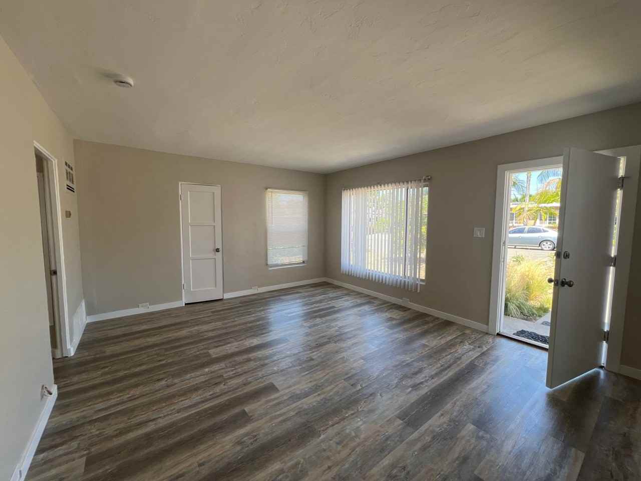 458 Minot Ave - Photo 2 of 32