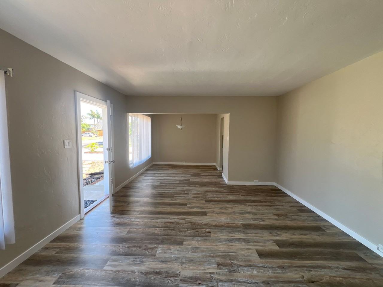 458 Minot Ave - Photo 3 of 32