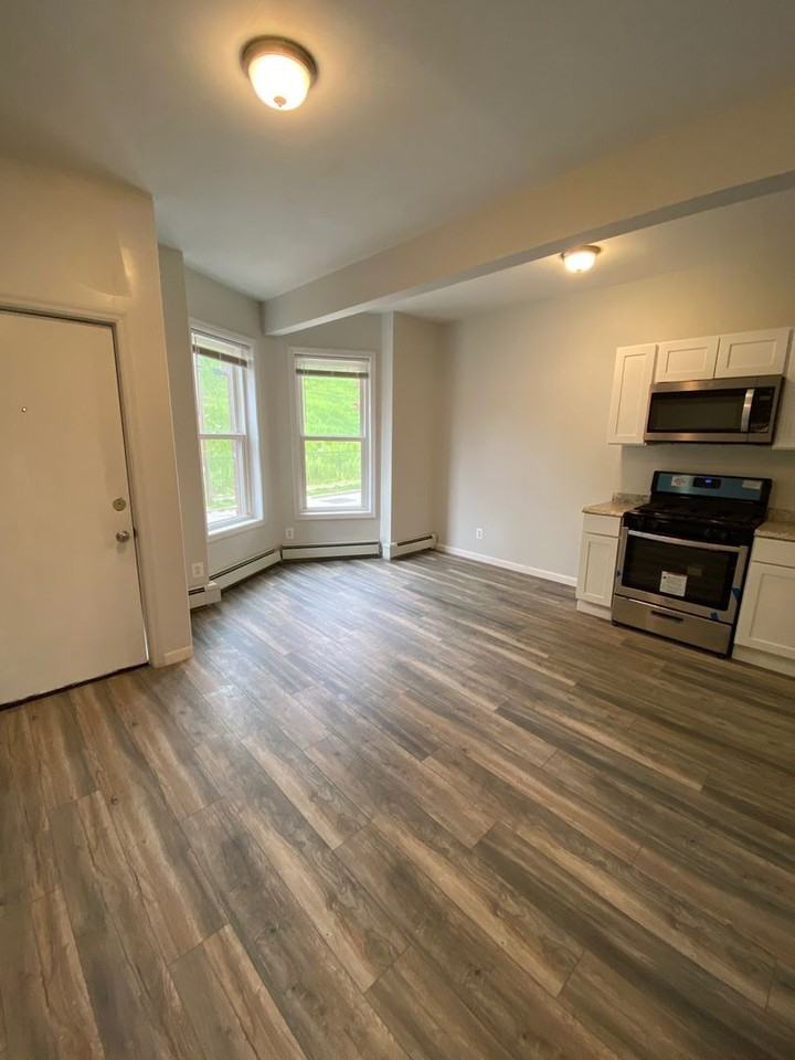 72 Johnston St - Photo 2 of 8