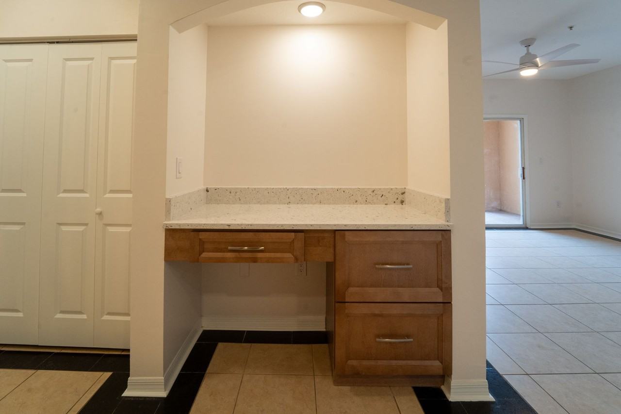 550 Florida Club Blvd - Photo 6 of 35