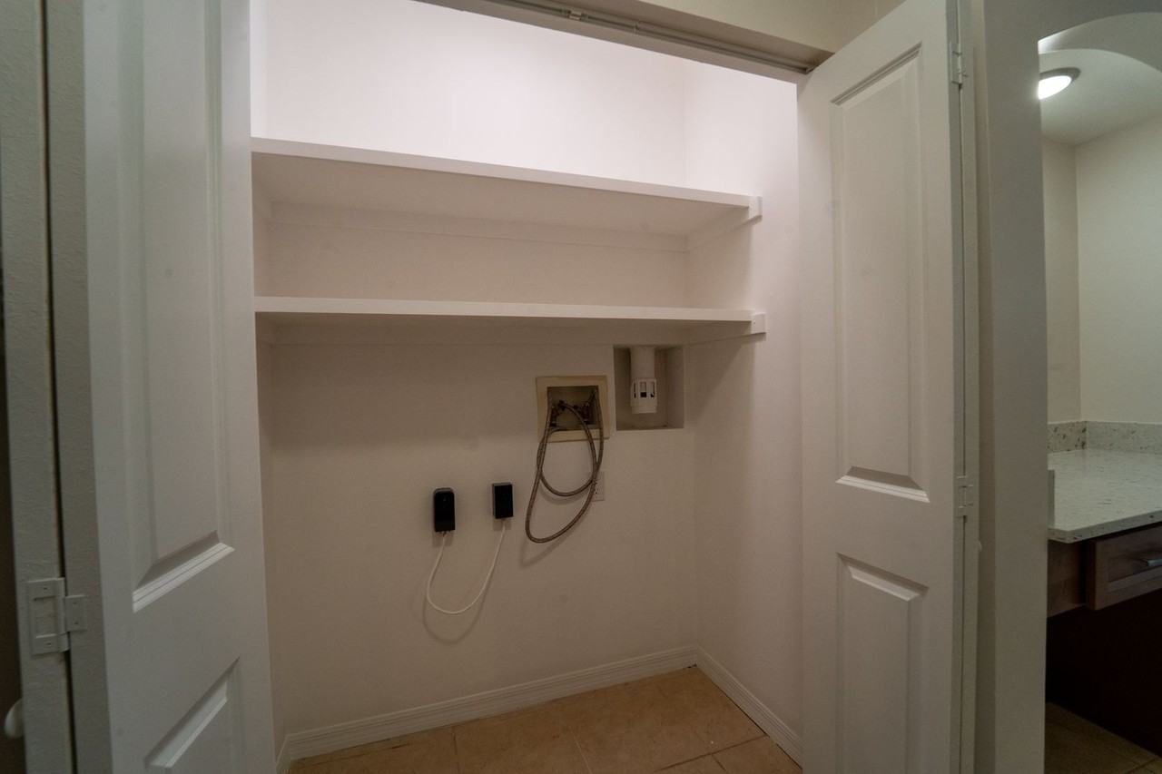 550 Florida Club Blvd - Photo 7 of 35