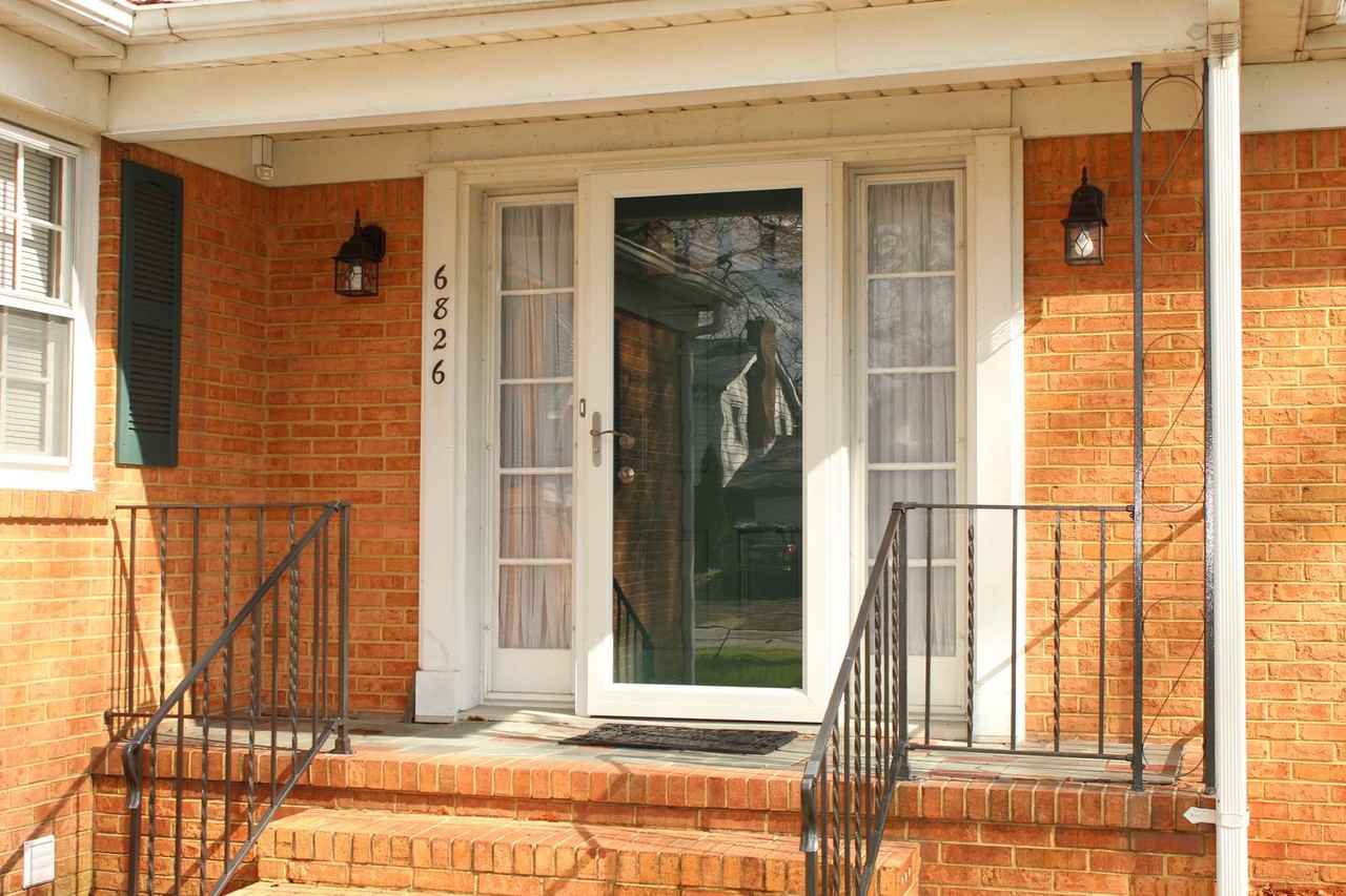 6826 Fordwick Dr - Photo 3 of 32