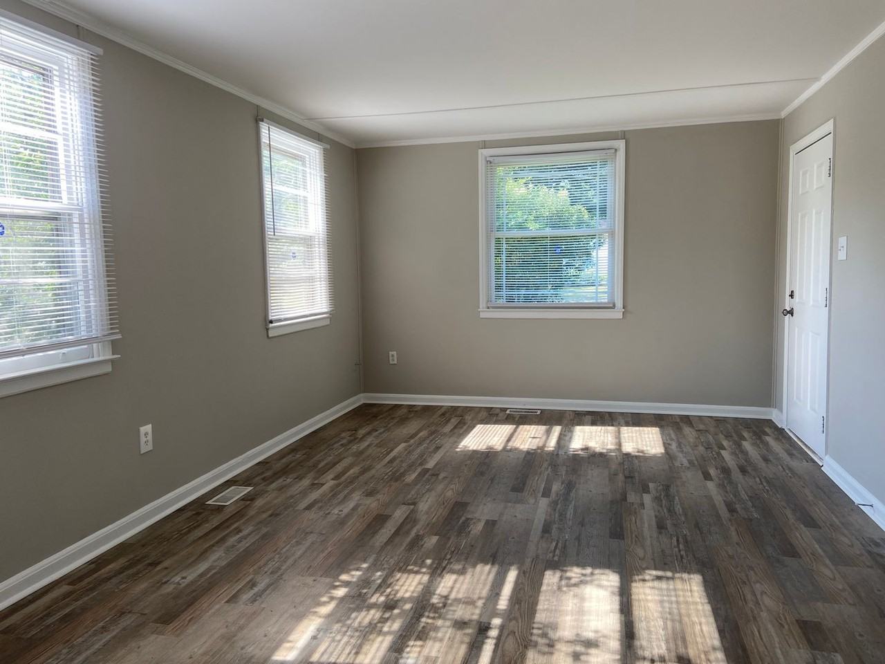 1211 Cedrow Dr - Photo 2 of 13