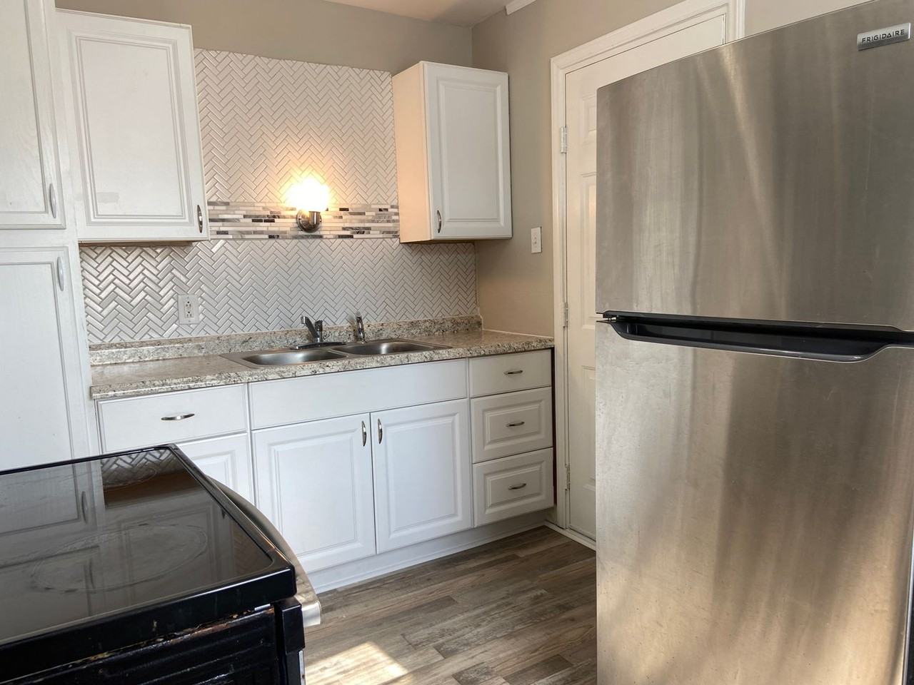 1211 Cedrow Dr - Photo 6 of 13