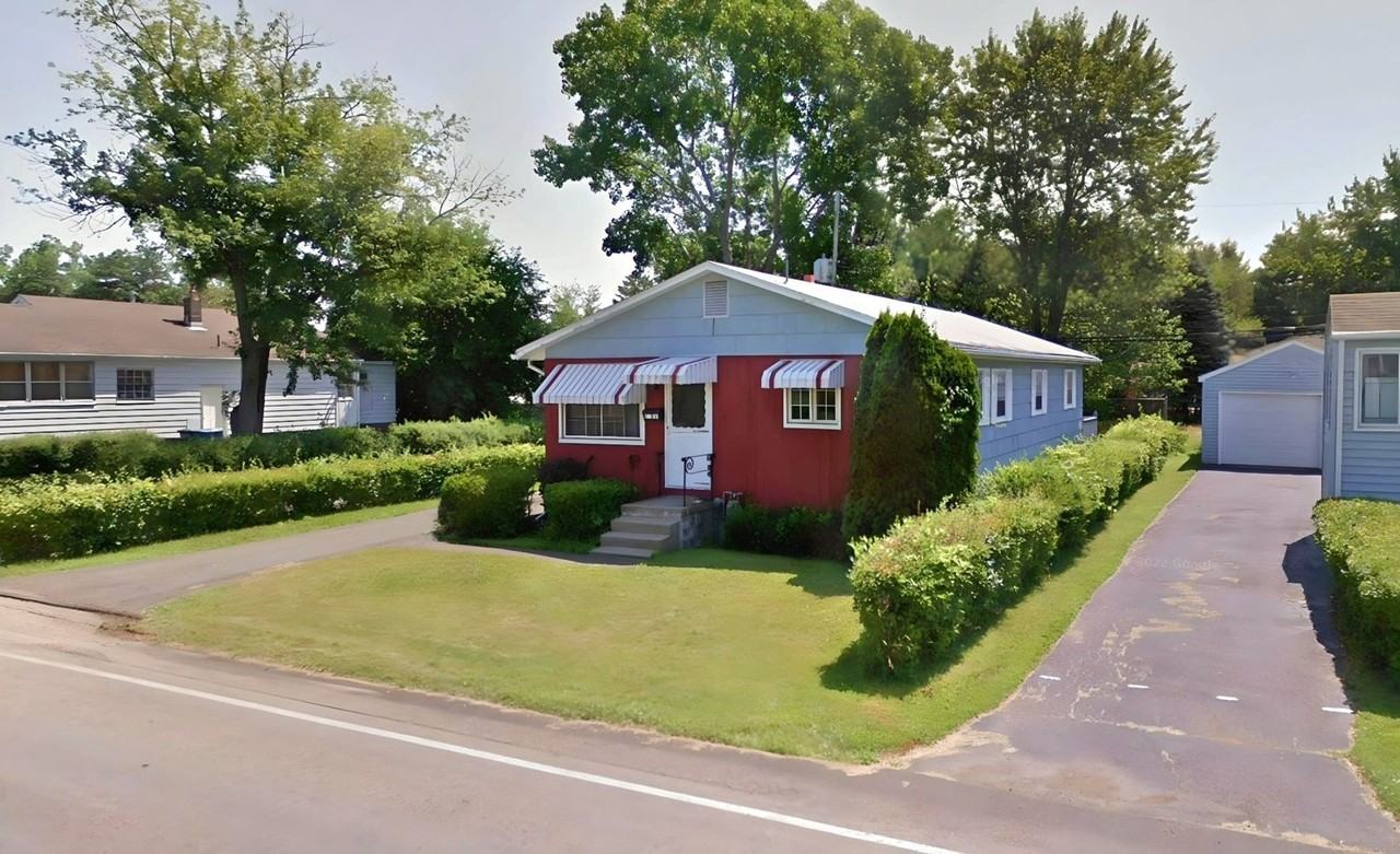 8 Park Ave - Photo 2 of 2