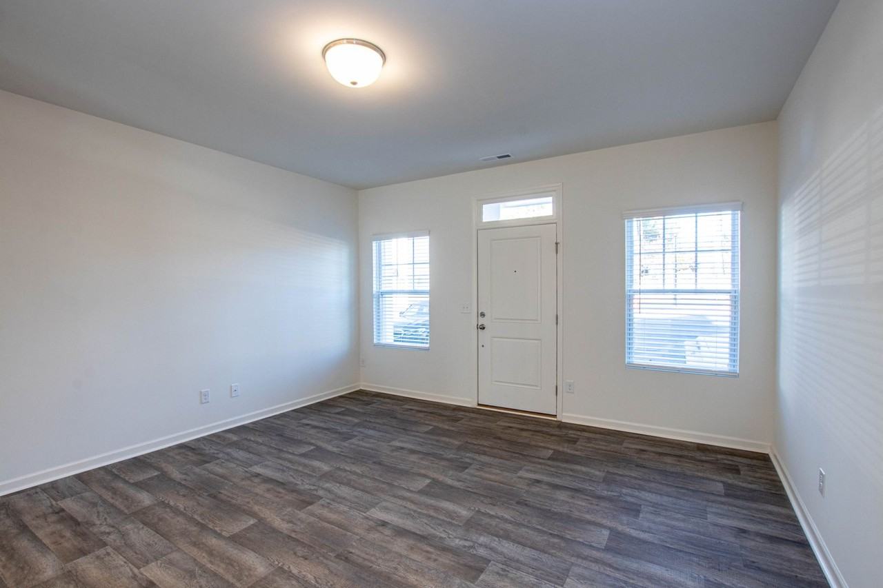 8579 Forest Point Rd Nw - Photo 4 of 27