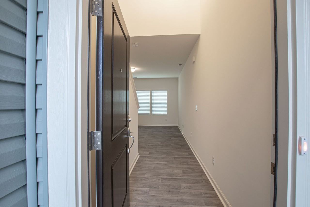 14140 Clayborn St - Photo 3 of 27