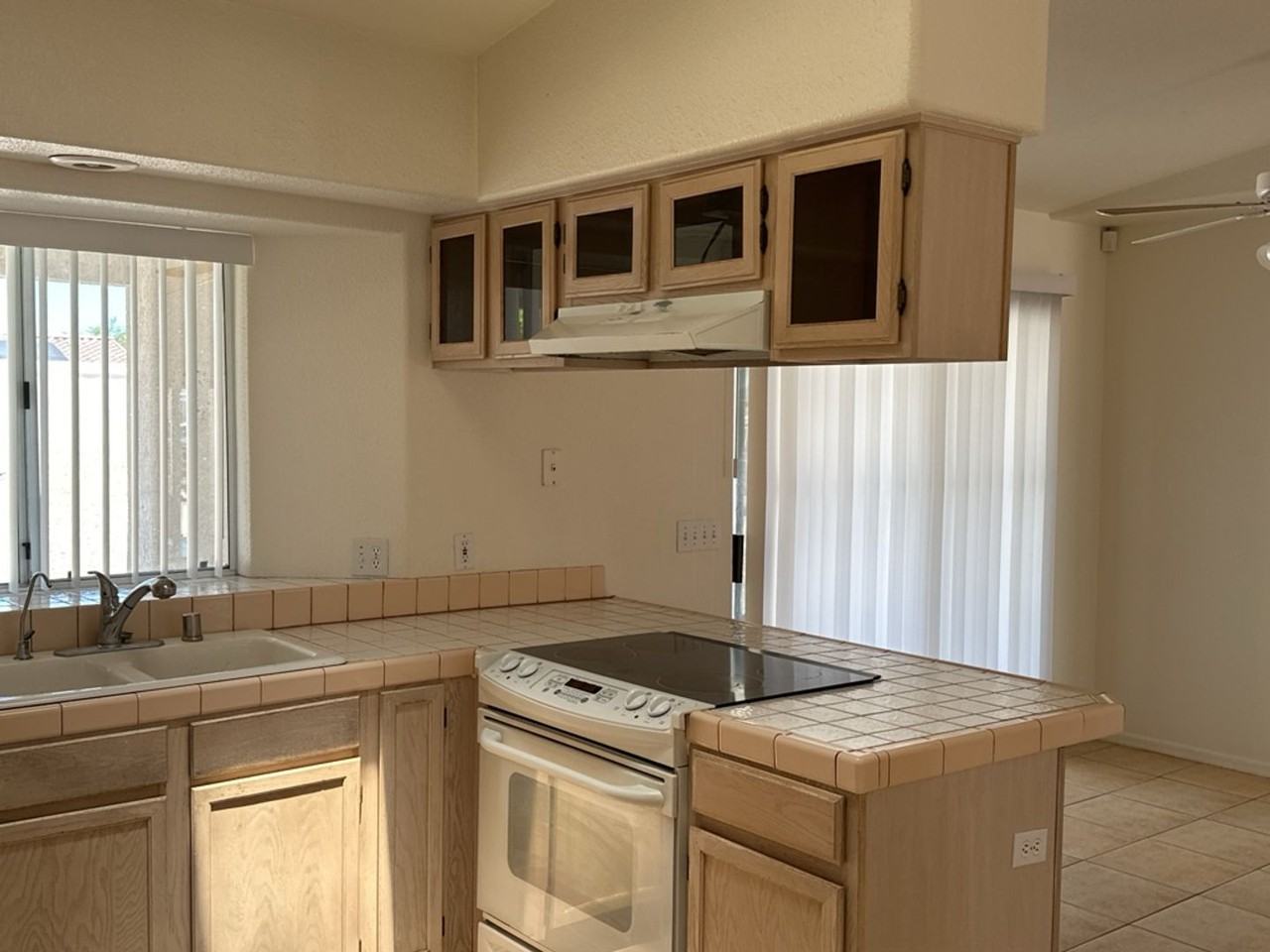 2139 Smoketree Ave N - Photo 6 of 18