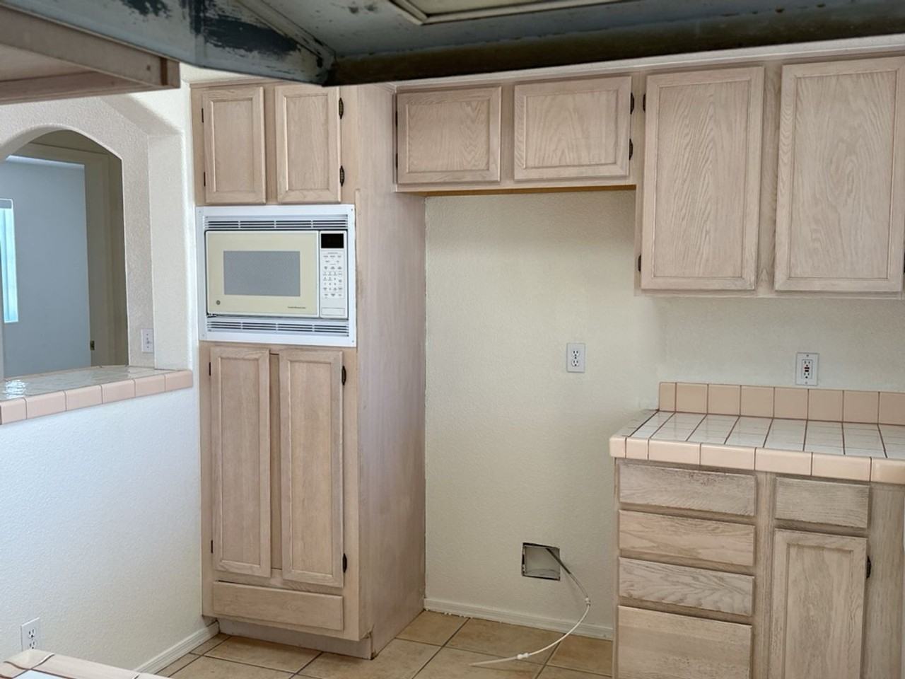 2139 Smoketree Ave N - Photo 7 of 18