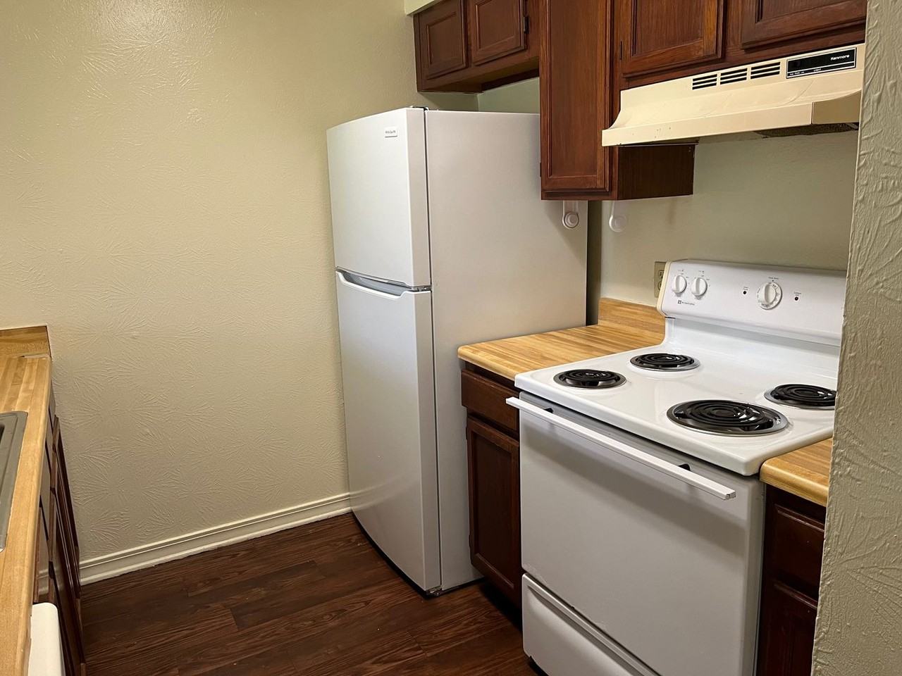 5705 E Texas St #5 - Photo 3 of 6