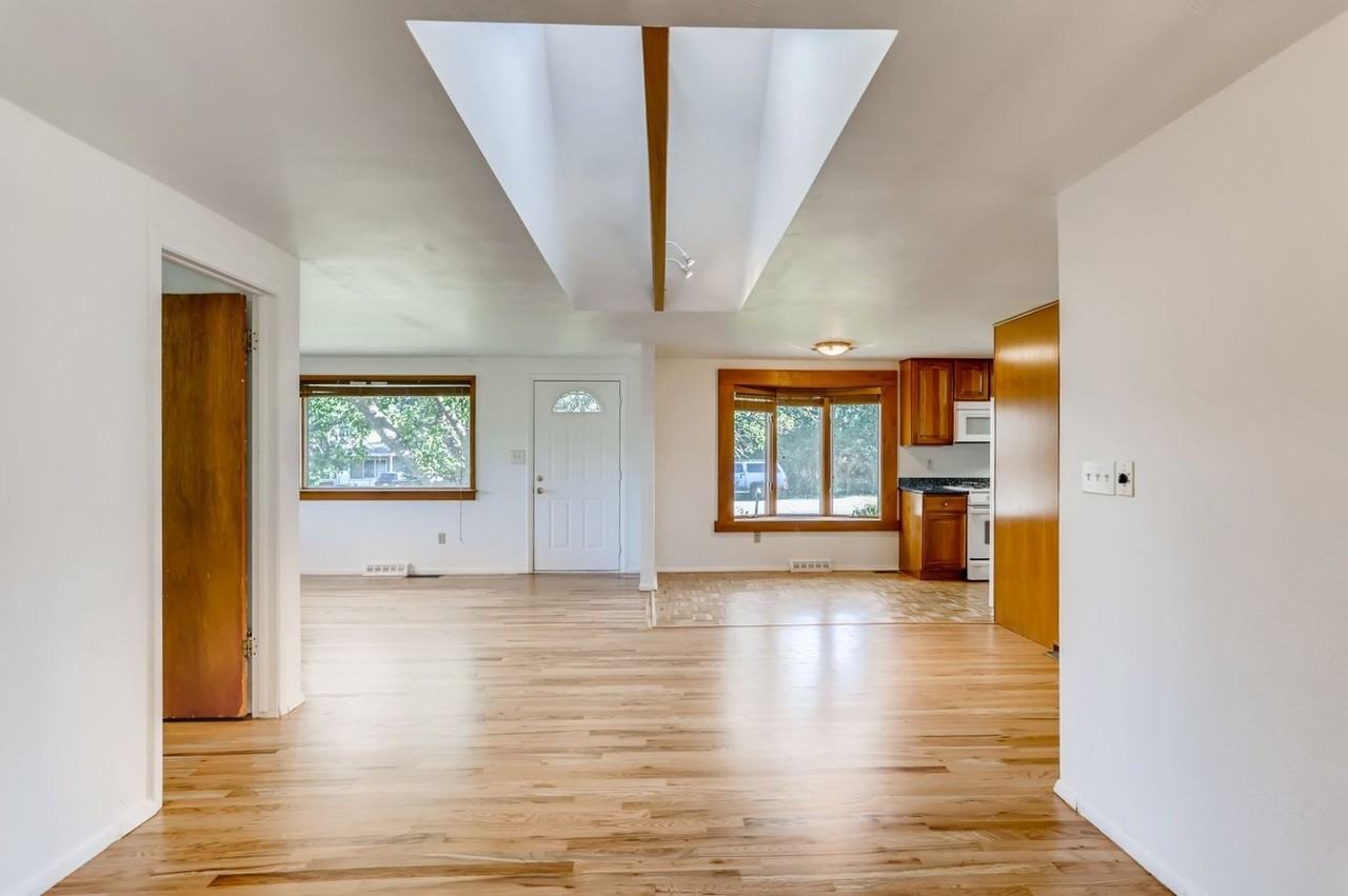 6310 Bruntwood Ct - Photo 3 of 27