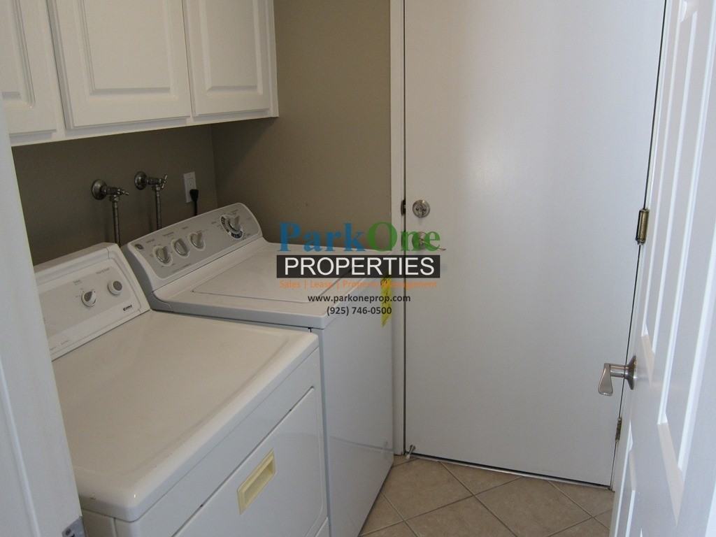 4896 Libra Ct - Photo 5 of 17