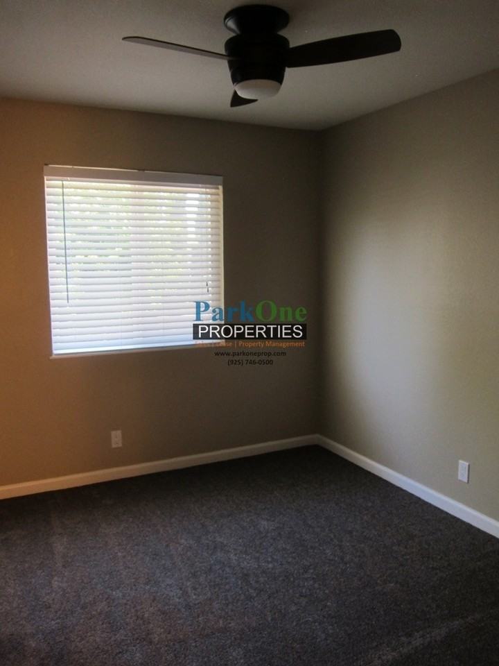 4896 Libra Ct - Photo 7 of 17