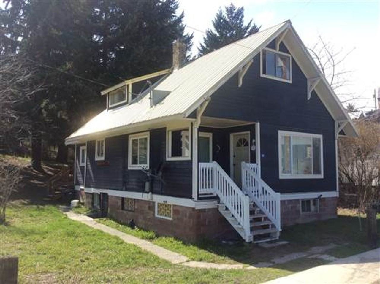 406 S 1st St - Photo 2 of 33
