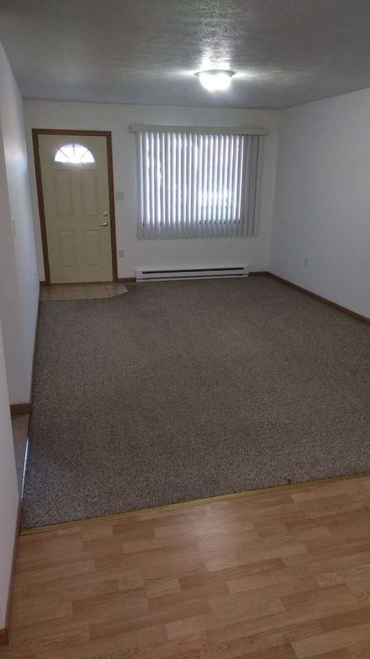 17 Meadowview Ter - Photo 3 of 7