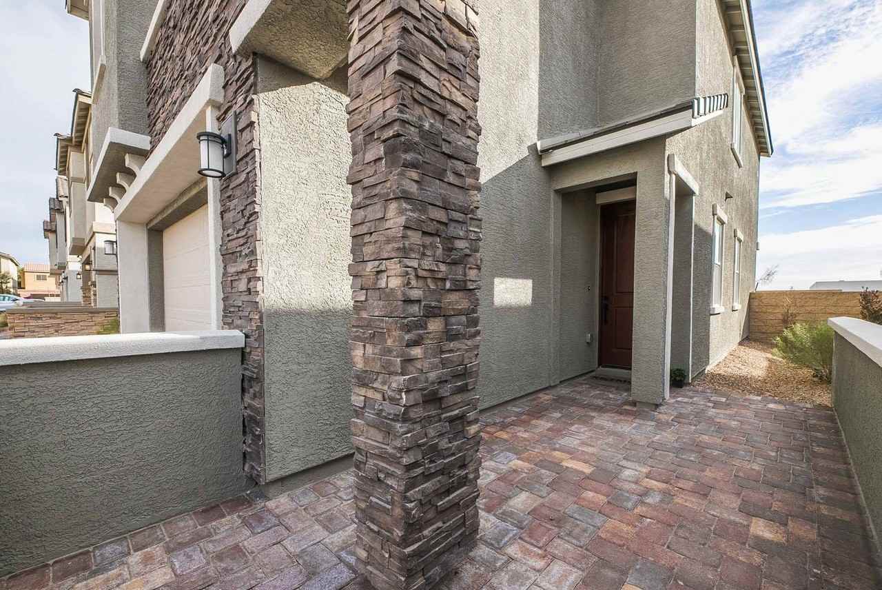 4836 Sensitive St - Photo 3 of 27