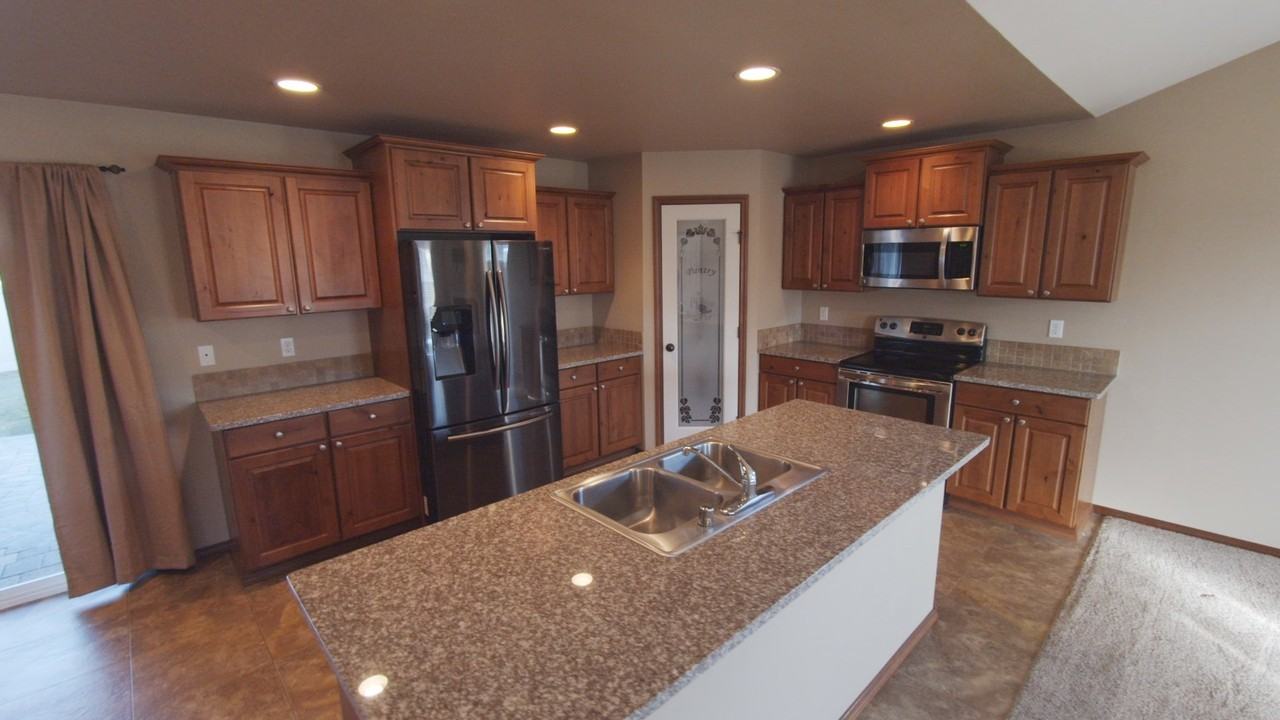 2601 N Columbia St - Photo 2 of 38