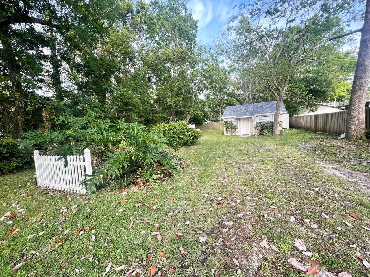 1323 Woodruff Ave - Photo 2 of 15