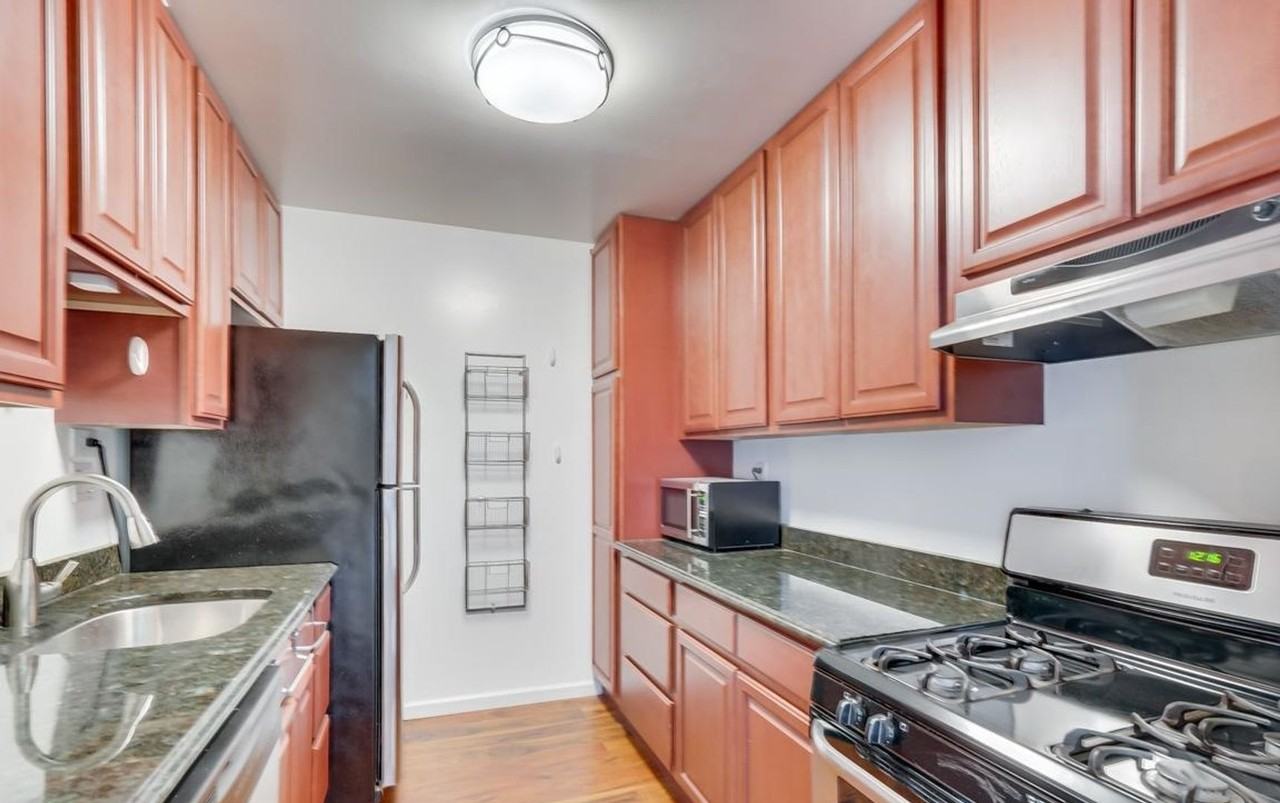 3207 University Blvd W - Photo 3 of 17