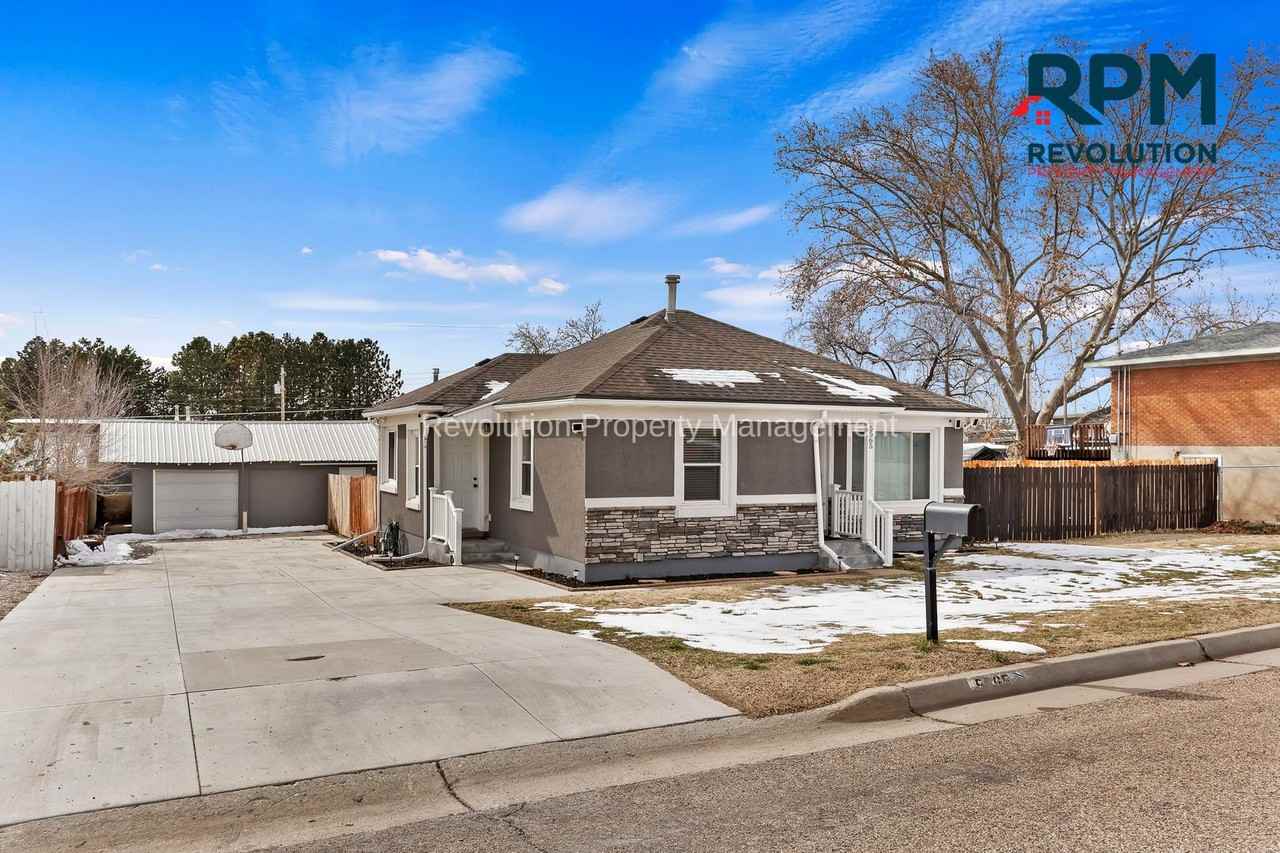 5565 S 2300 W - Photo 2 of 17