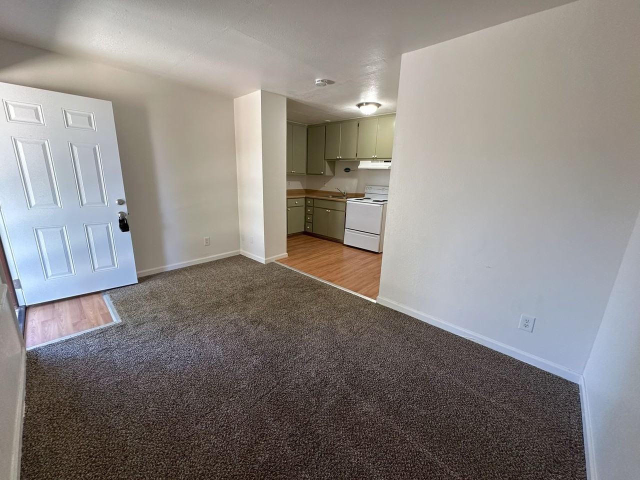 304 Birch St - Photo 5 of 10