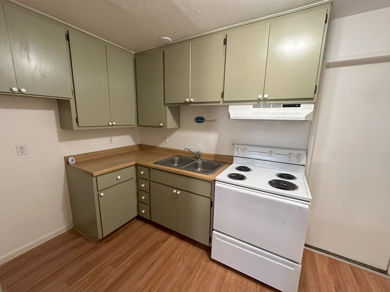 304 Birch St - Photo 6 of 10