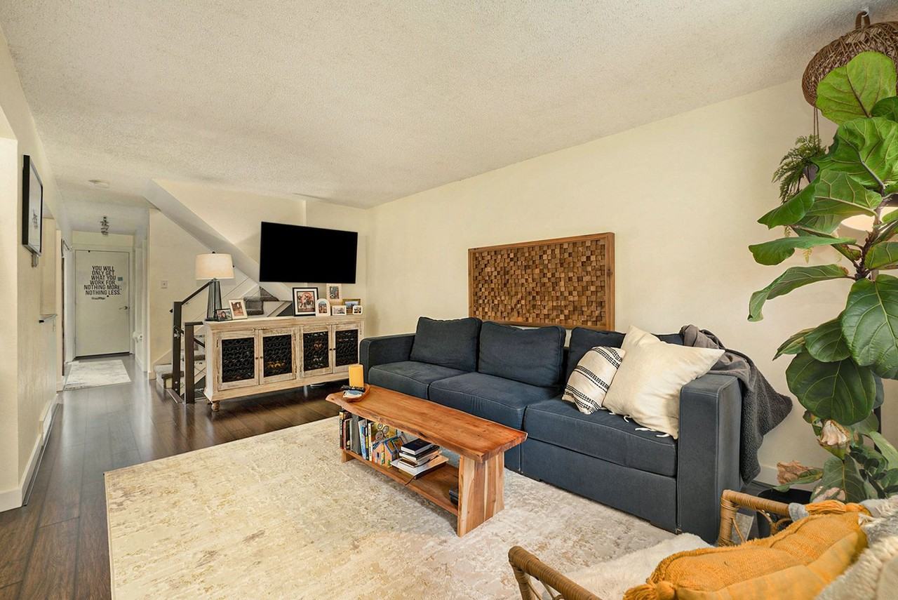 6471 Welch Ct - Photo 3 of 25