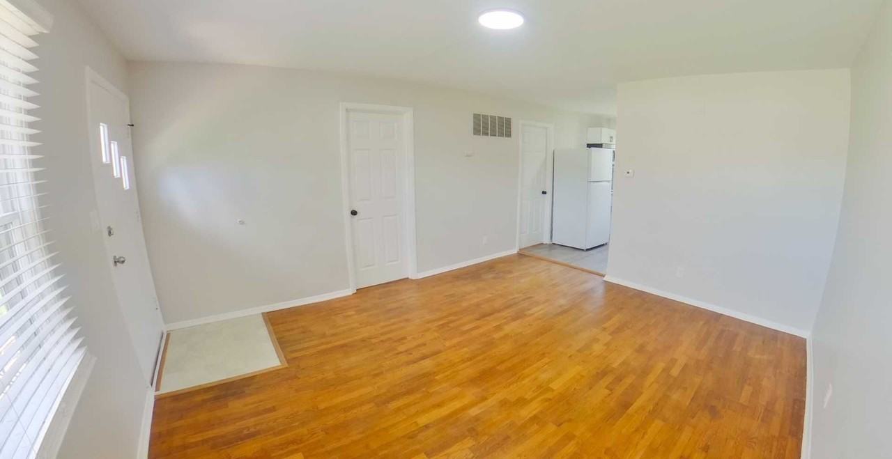 201 Westwood Rd - Photo 4 of 8