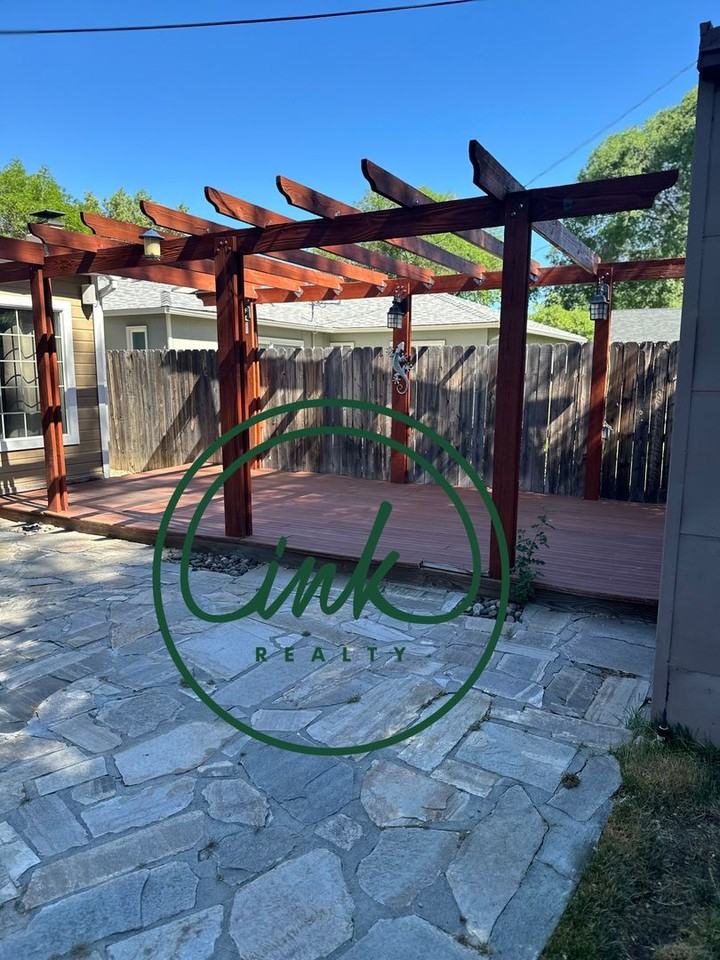 1835 North Division Street - Photo 2 of 16