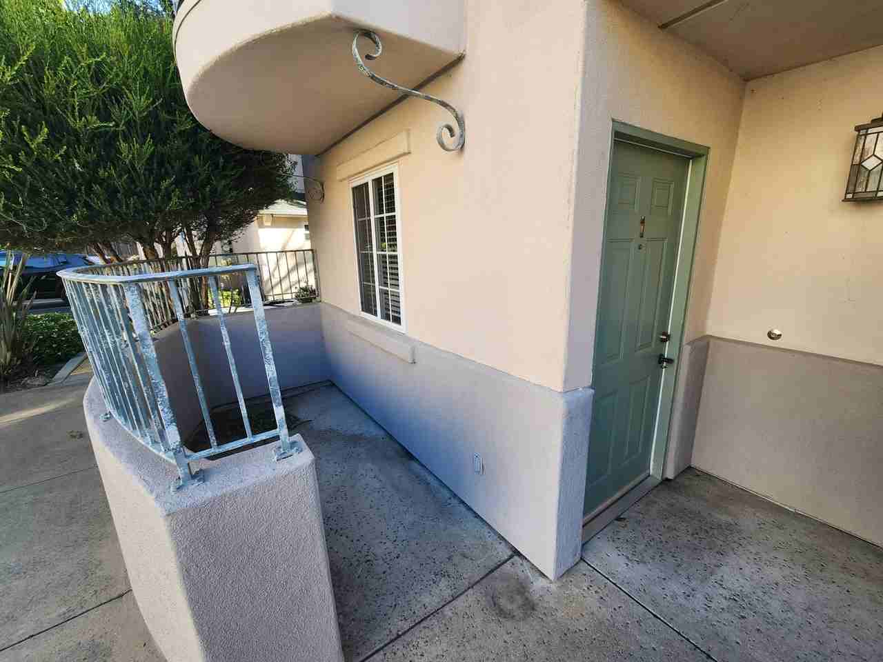 3372 Rockview Pl - Photo 3 of 16