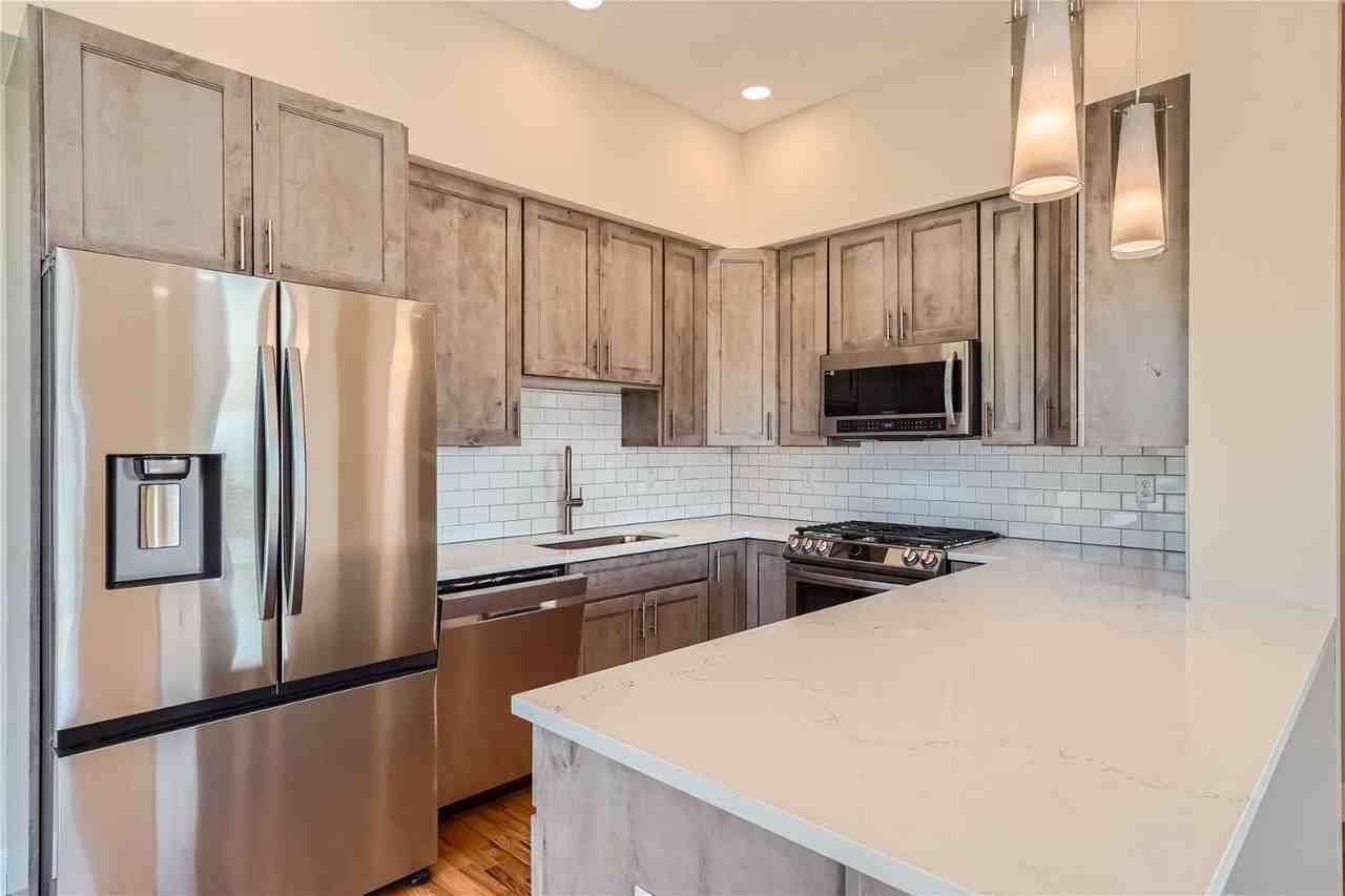 1201 Osceola St - Photo 5 of 17