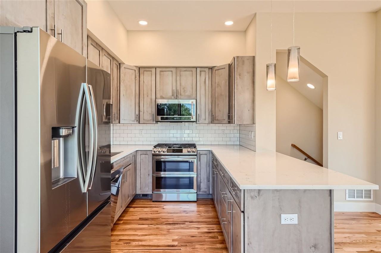 1201 Osceola St - Photo 6 of 17