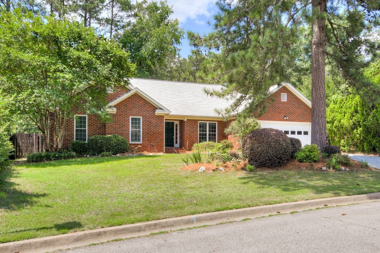 952 Hunting Horn Way W - Photo 2 of 45