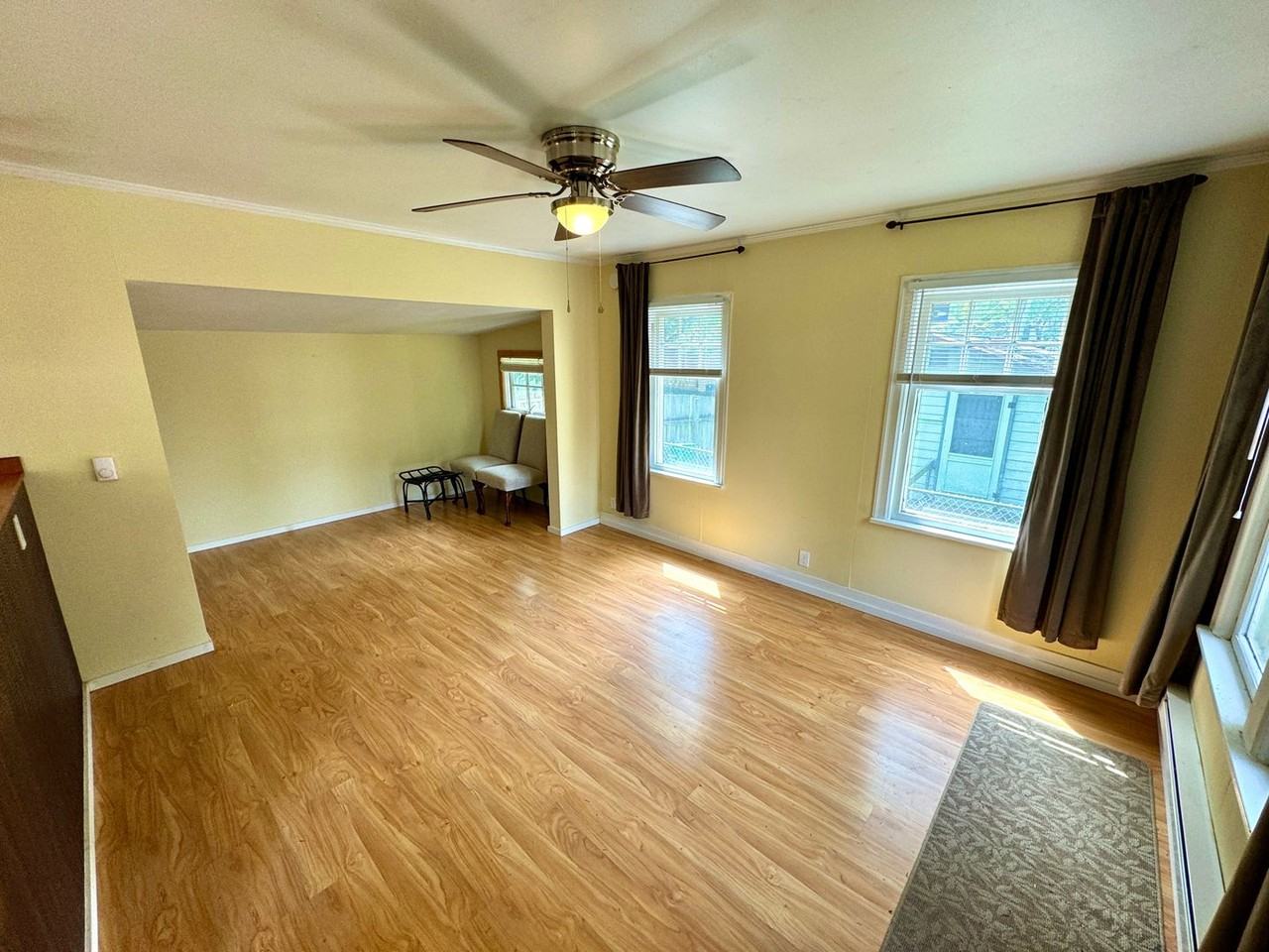 554 N 137th St #A - Photo 3 of 22