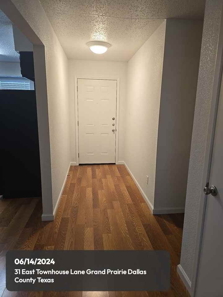 31 E Townhouse Ln - Photo 3 of 17